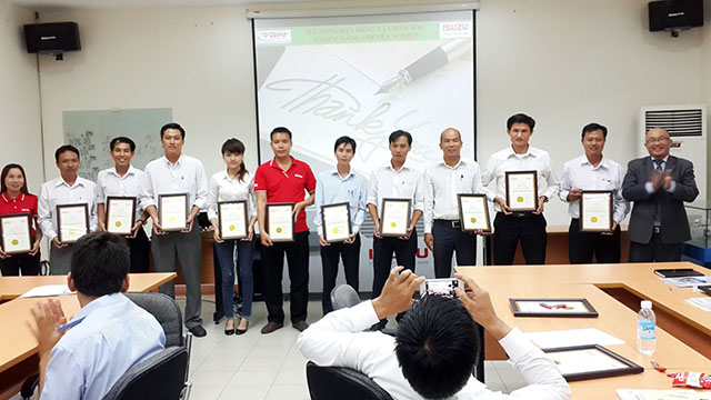 Kỹ năng bán hàng & chăm sóc Khách Hàng chuyên nghiệp - ISUZU (25 & 26.09.2014)